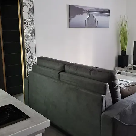 Apartment Le Cocon De La République: Tranquil Mezzanine With Southern Views Agde