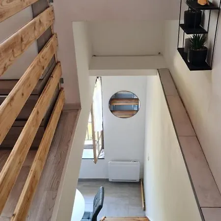 Le Cocon De La Republique T3 Mezzanine Belle Vue Plein Sud Sans Vis A Vis Dans Petite Tres Calme Centre آجد